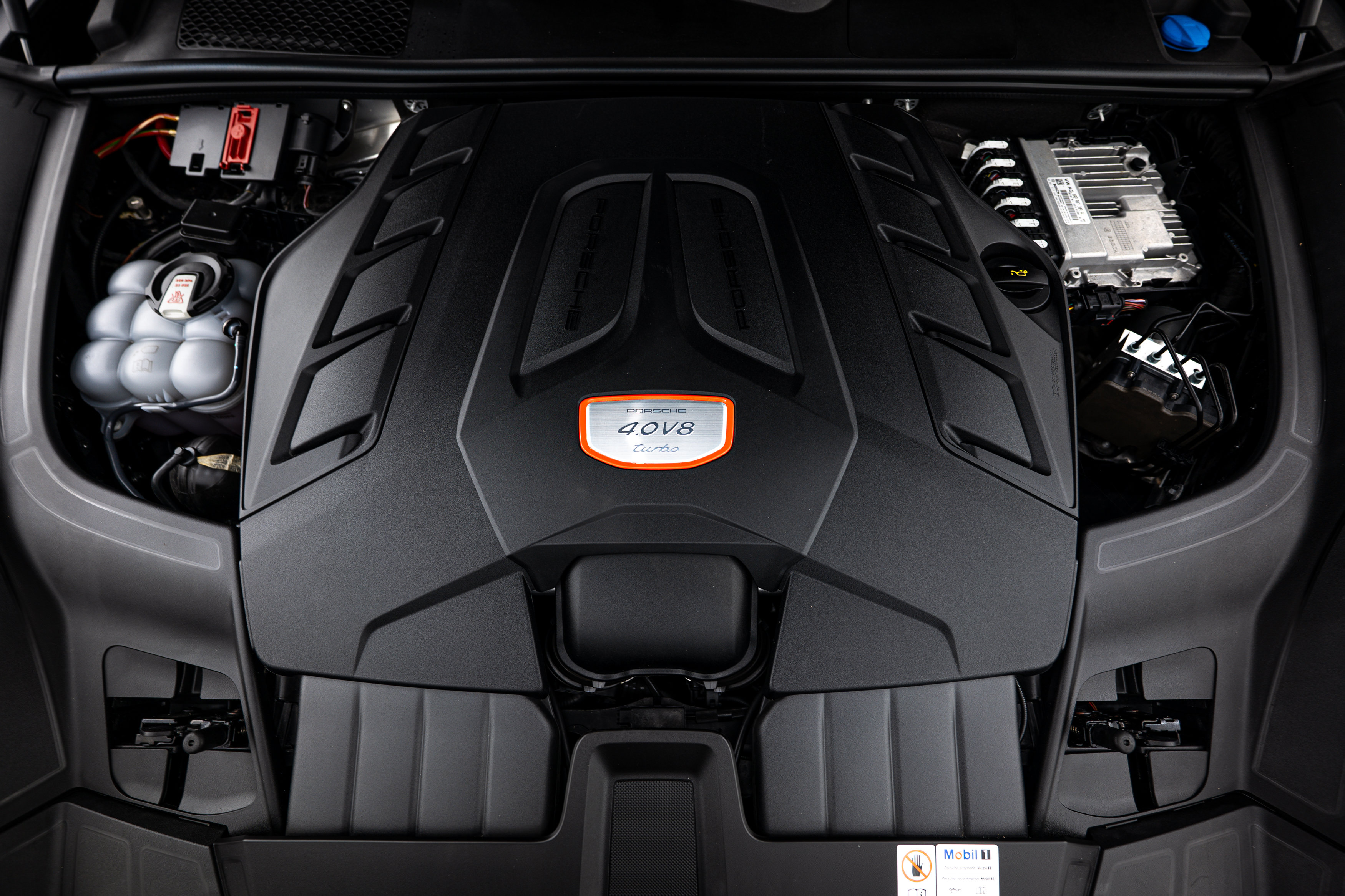 Certified 2023 Porsche Cayenne Turbo AWD/4WD image 25