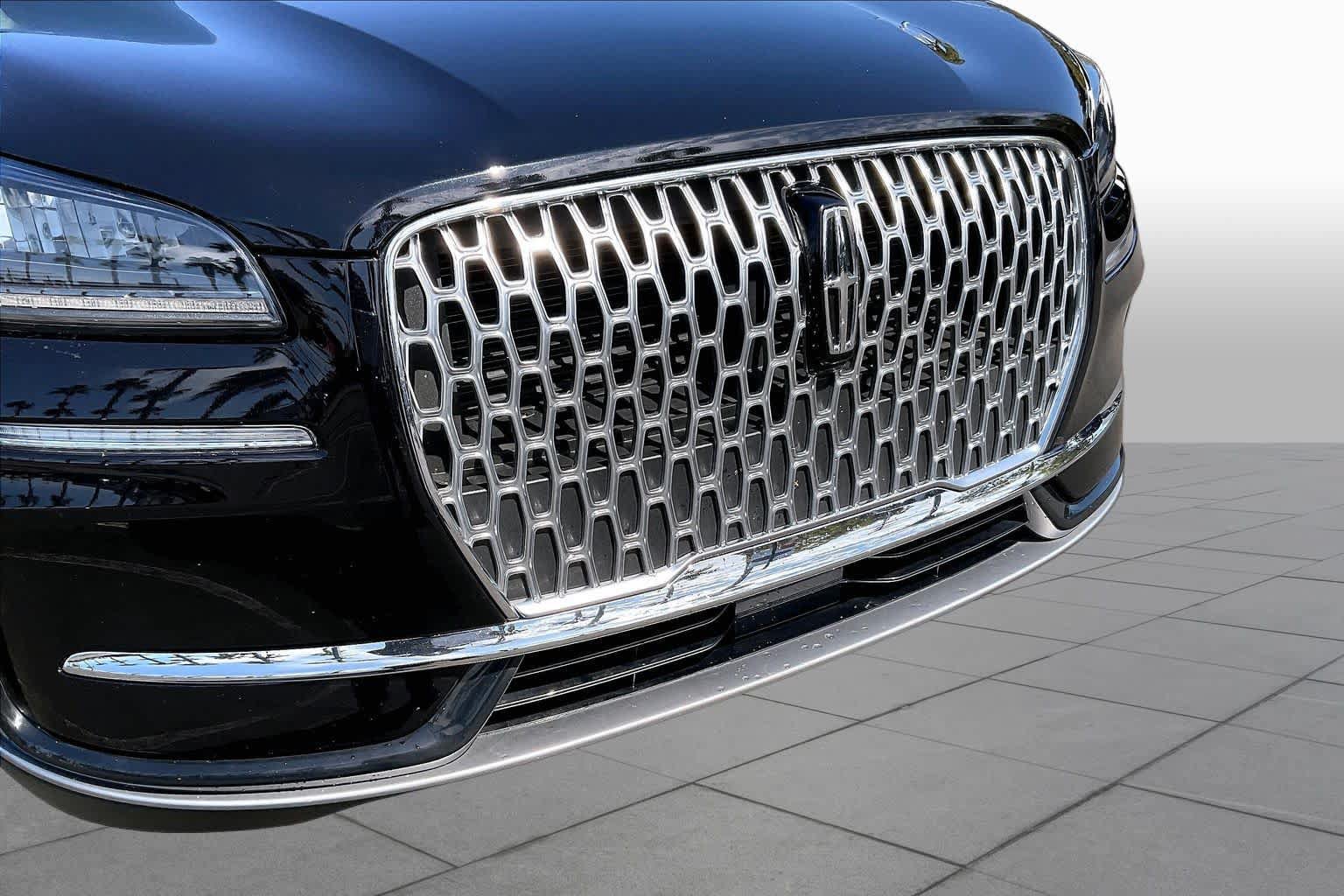 Used 2025 Lincoln Corsair FWD image 28