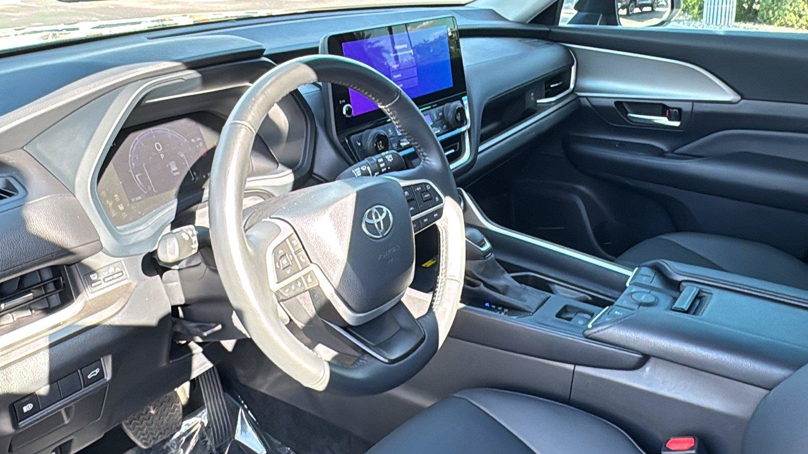 Used 2024 Toyota Grand Highlander FWD image 25