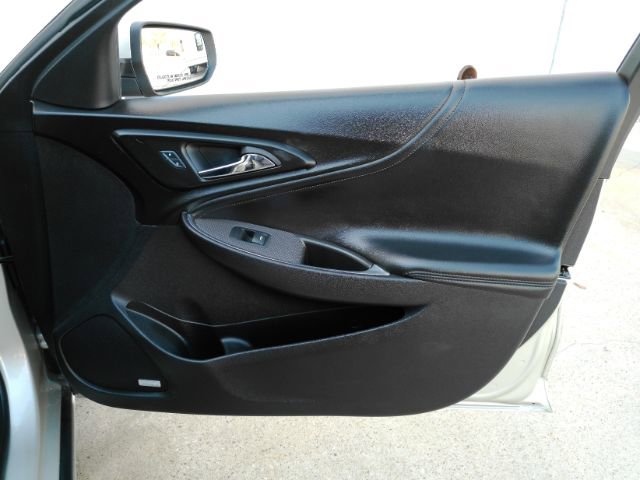 Used 2016 Chevrolet Malibu LT w/ Leather Package image 20