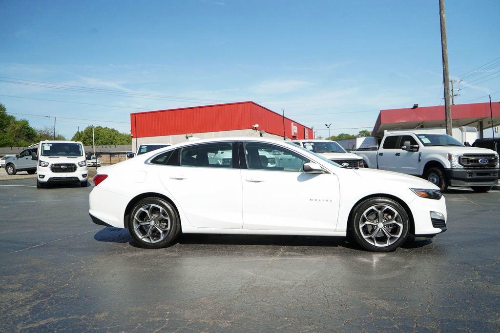 Used 2021 Chevrolet Malibu LT image 2