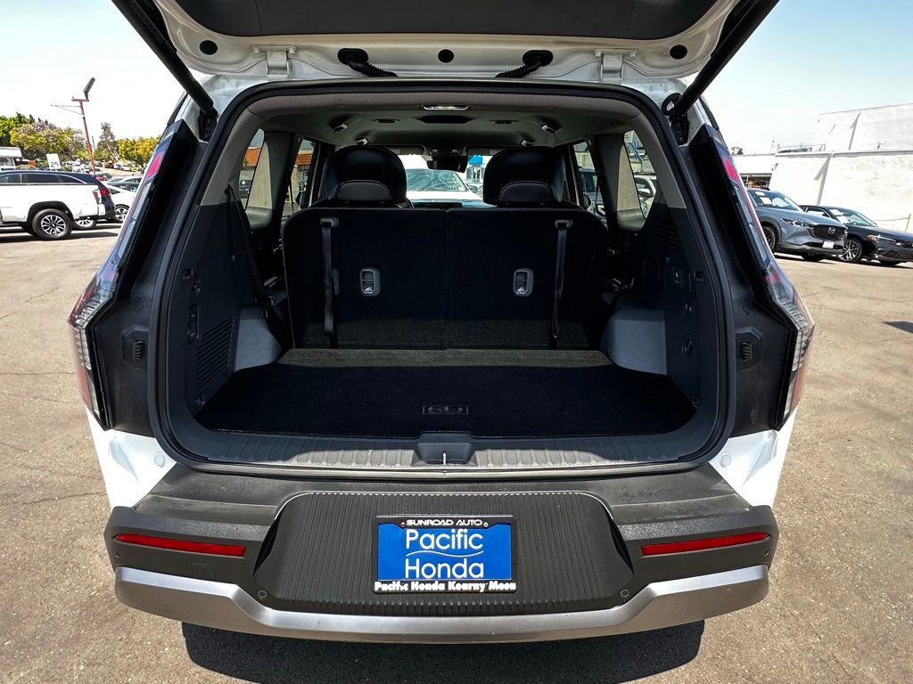 Used 2024 Kia EV9 Light Long Range RWD image 6