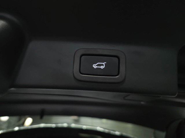Used 2020 Jaguar F-PACE R-Sport AWD/4WD image 40