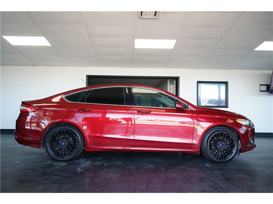 Used 2016 Ford Fusion SE w/ Equipment Group 202A FWD image 8