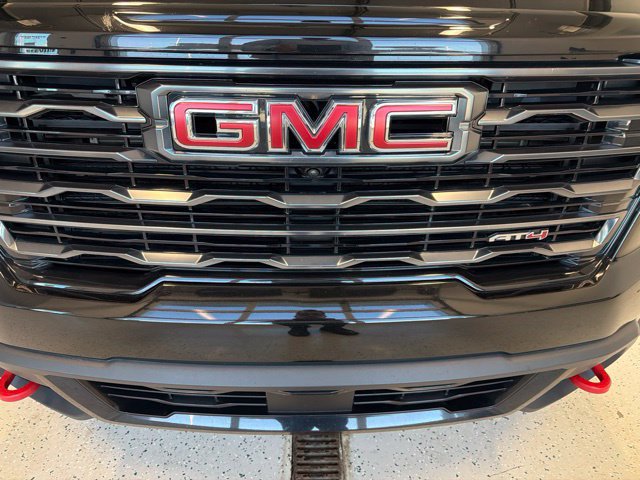 Used 2025 GMC Acadia AT4 w/ LPO, Floor Liner Package AWD/4WD image 11