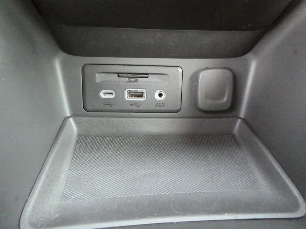 Used 2023 GMC Terrain AT4 w/ Infotainment Package II image 32