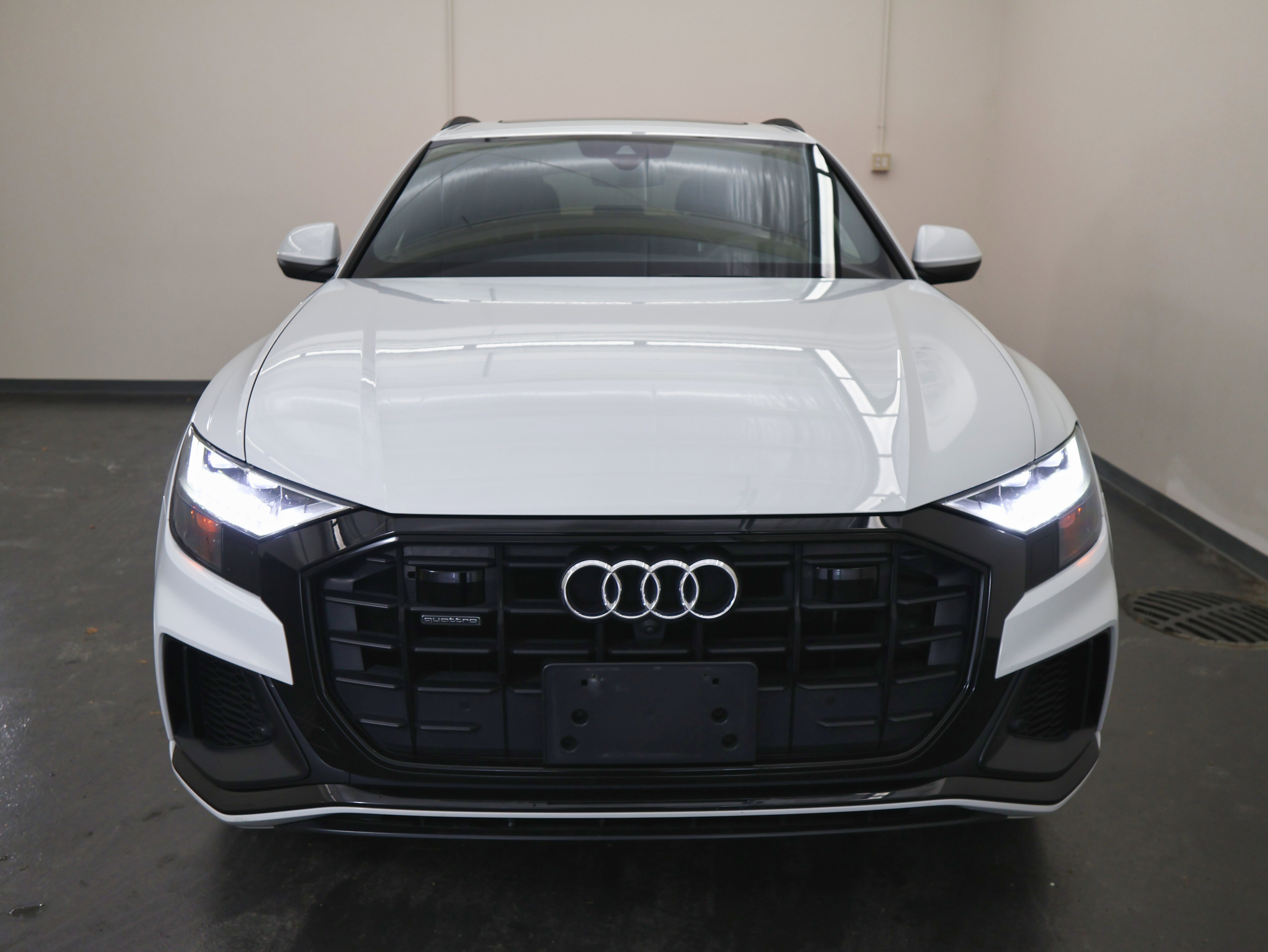 Used 2019 Audi Q8 Premium Plus w/ Premium Plus image 8