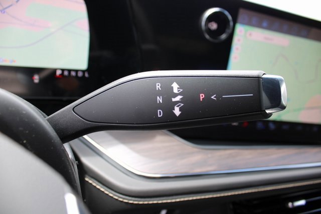 New 2025 Chevrolet Suburban Premier image 17