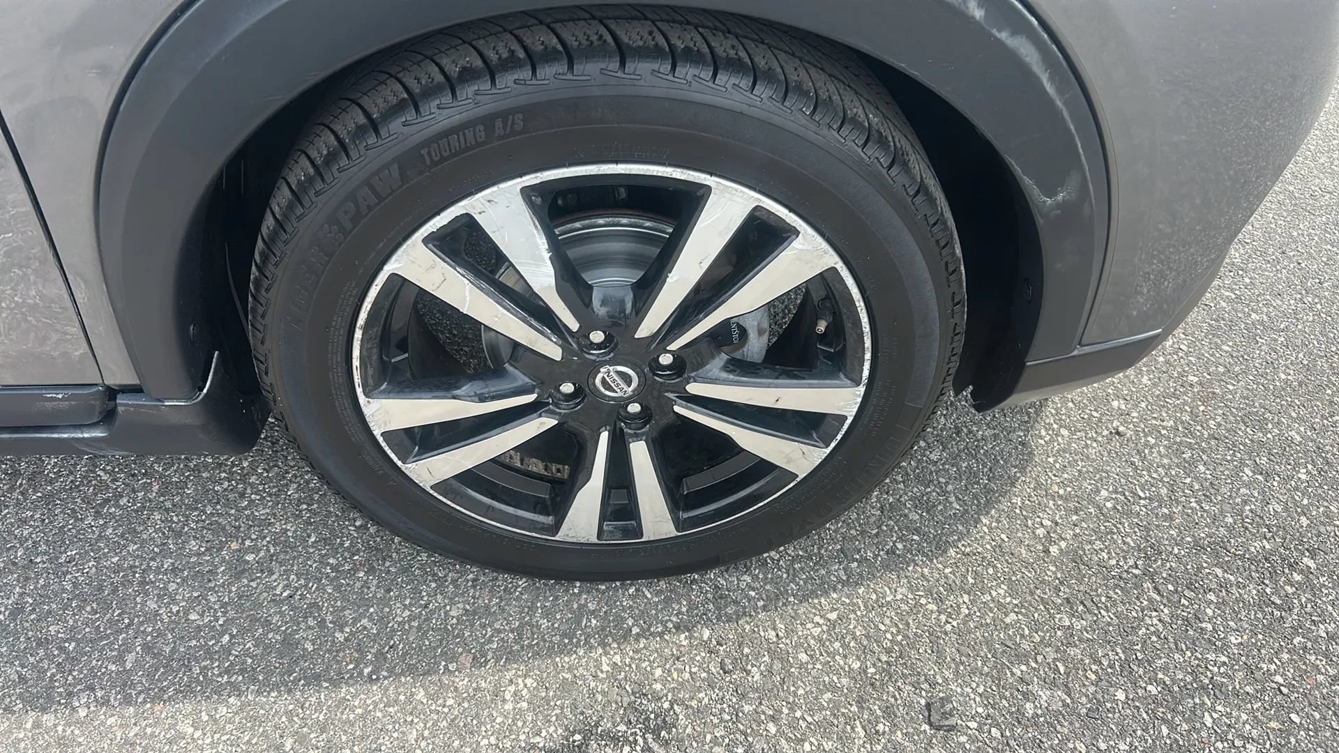 Used 2019 Nissan Kicks SV FWD image 29
