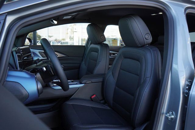 New 2025 Chevrolet Equinox EV LT image 20