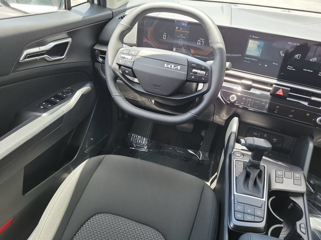 New 2026 Kia Sportage LX w/ LX Convenience Package FWD image 25