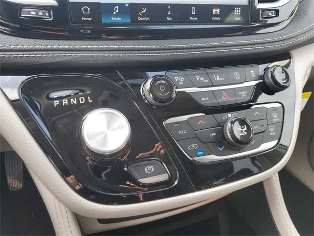New 2023 Chrysler Pacifica Limited FWD image 29