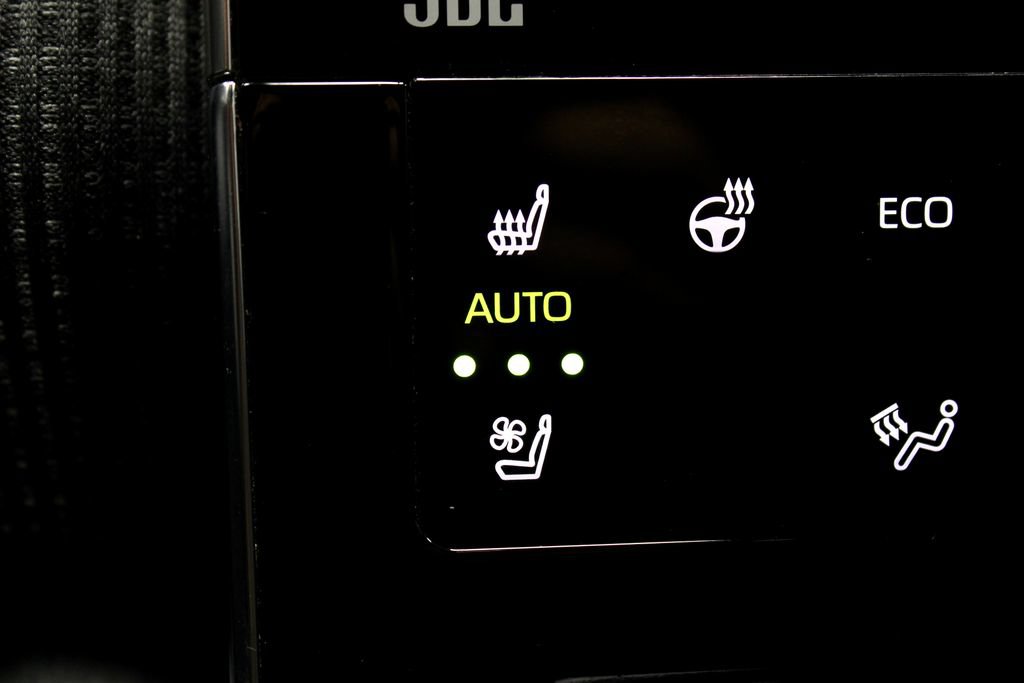 Used 2023 Toyota bZ4X AWD w/ Weather Package image 5