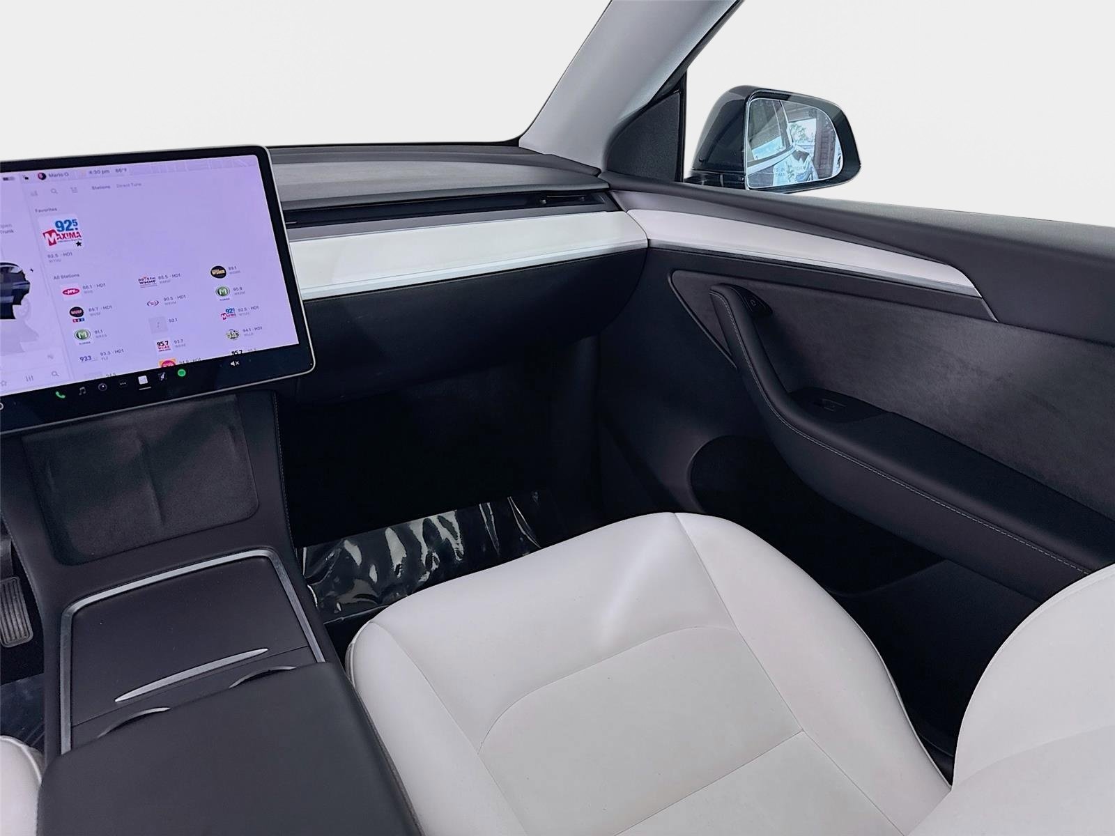 Used 2024 Tesla Model Y Long Range AWD/4WD image 24