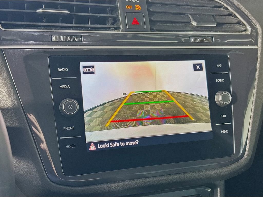 Used 2024 Volkswagen Tiguan SE image 16