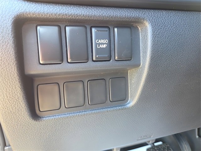 Used 2019 Nissan Titan S image 21