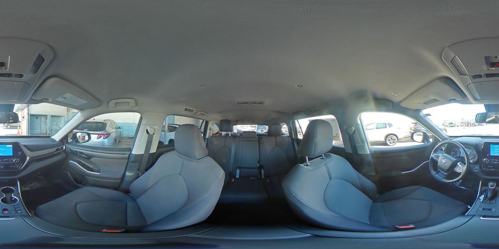 Used 2025 Toyota Highlander LE image 43