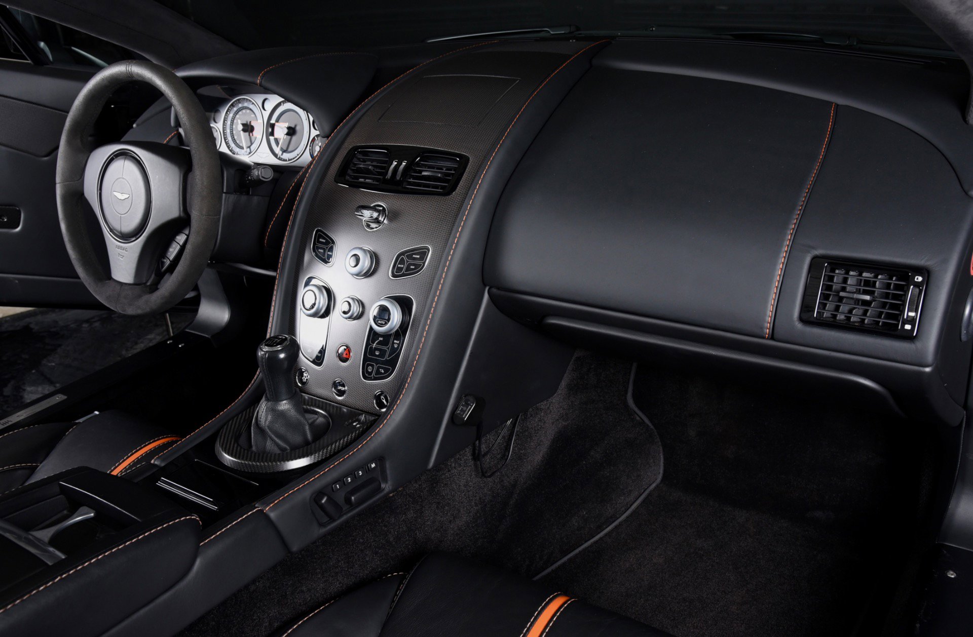 Used 2017 Aston Martin V12 Vantage S image 15