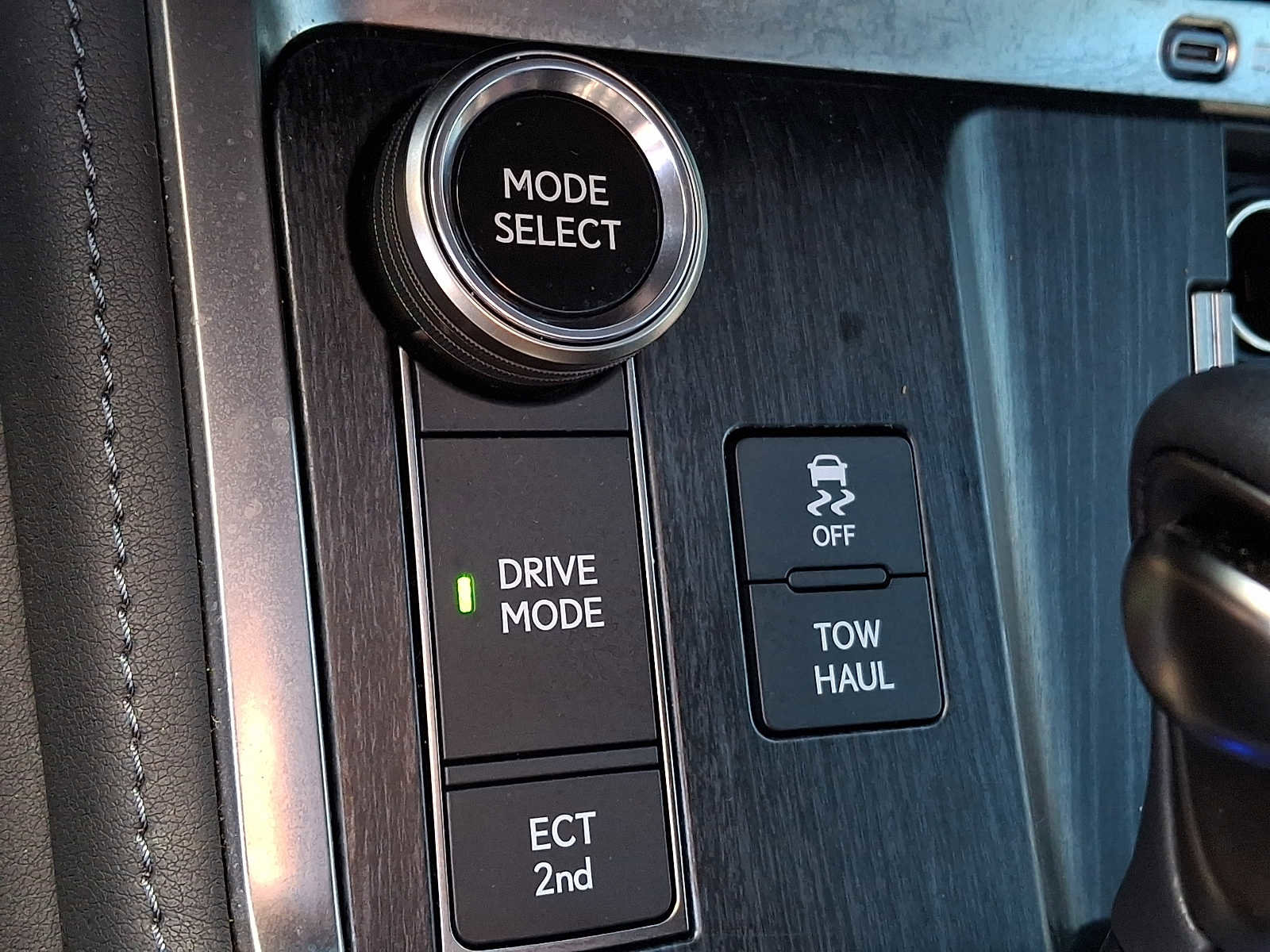 Used 2025 Lexus GX 550 w/ Cold Area Package AWD/4WD image 22