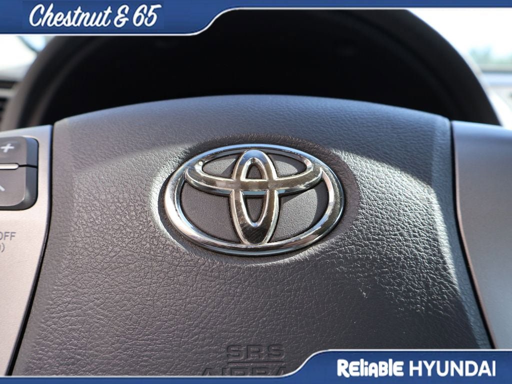 Used 2011 Toyota Camry LE image 27