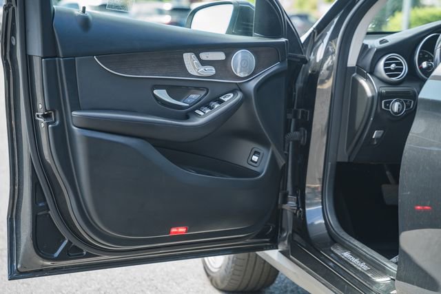 Used 2020 Mercedes-Benz GLC 300 4MATIC image 36