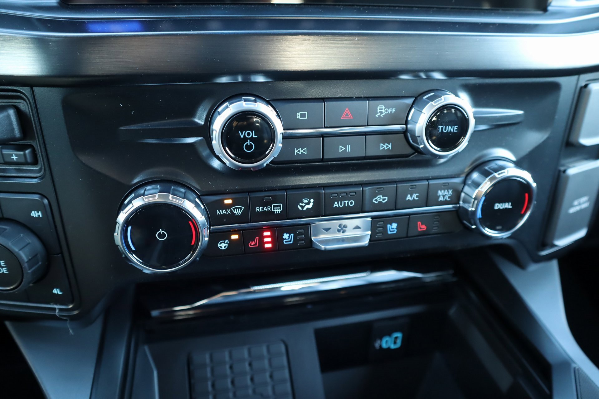 New 2026 Ford F350 Lariat w/ Chrome Package image 7