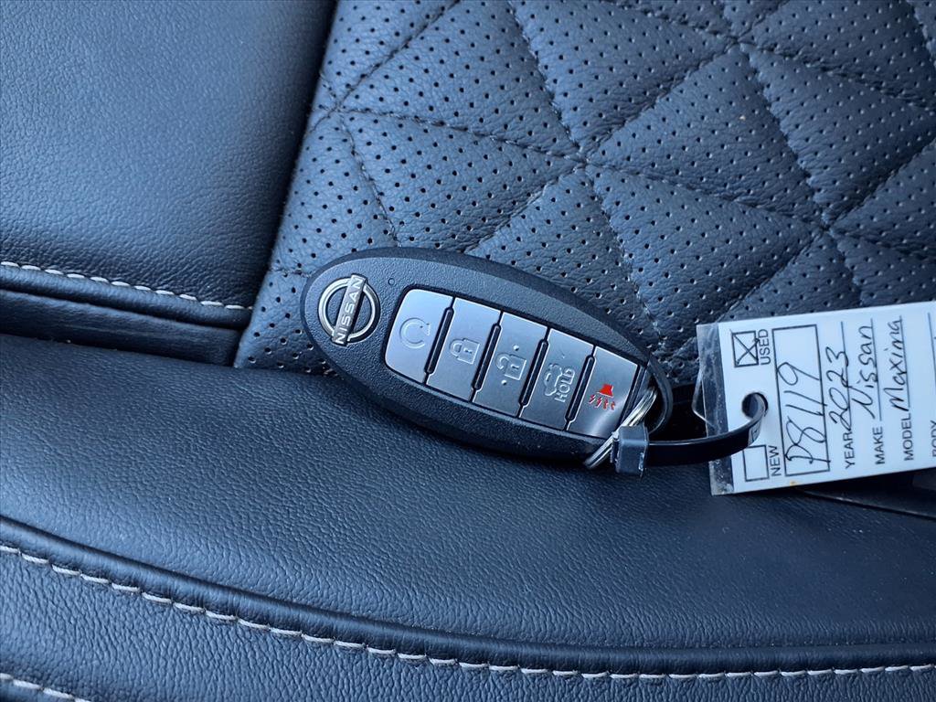Used 2023 Nissan Maxima Platinum image 17