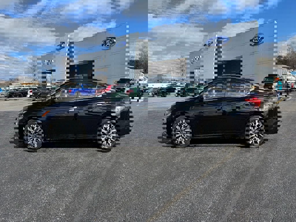 Used 2024 Nissan Altima 2.5 SV image 2