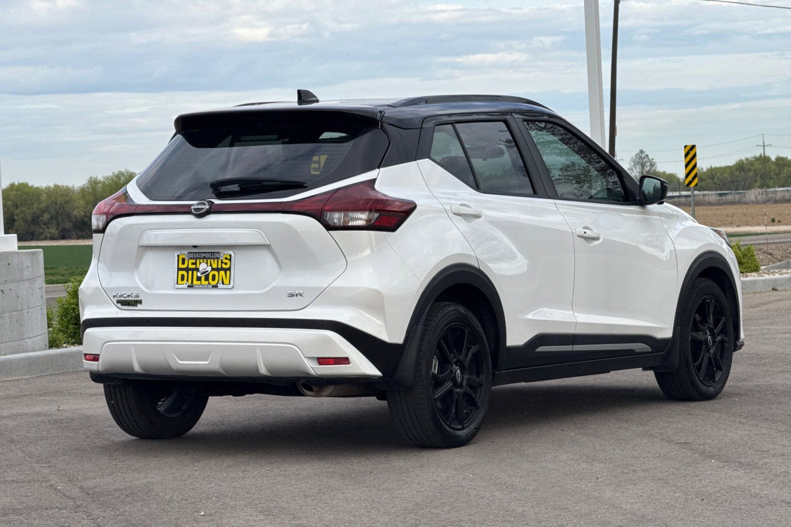 Used 2024 Nissan Kicks SR image 4