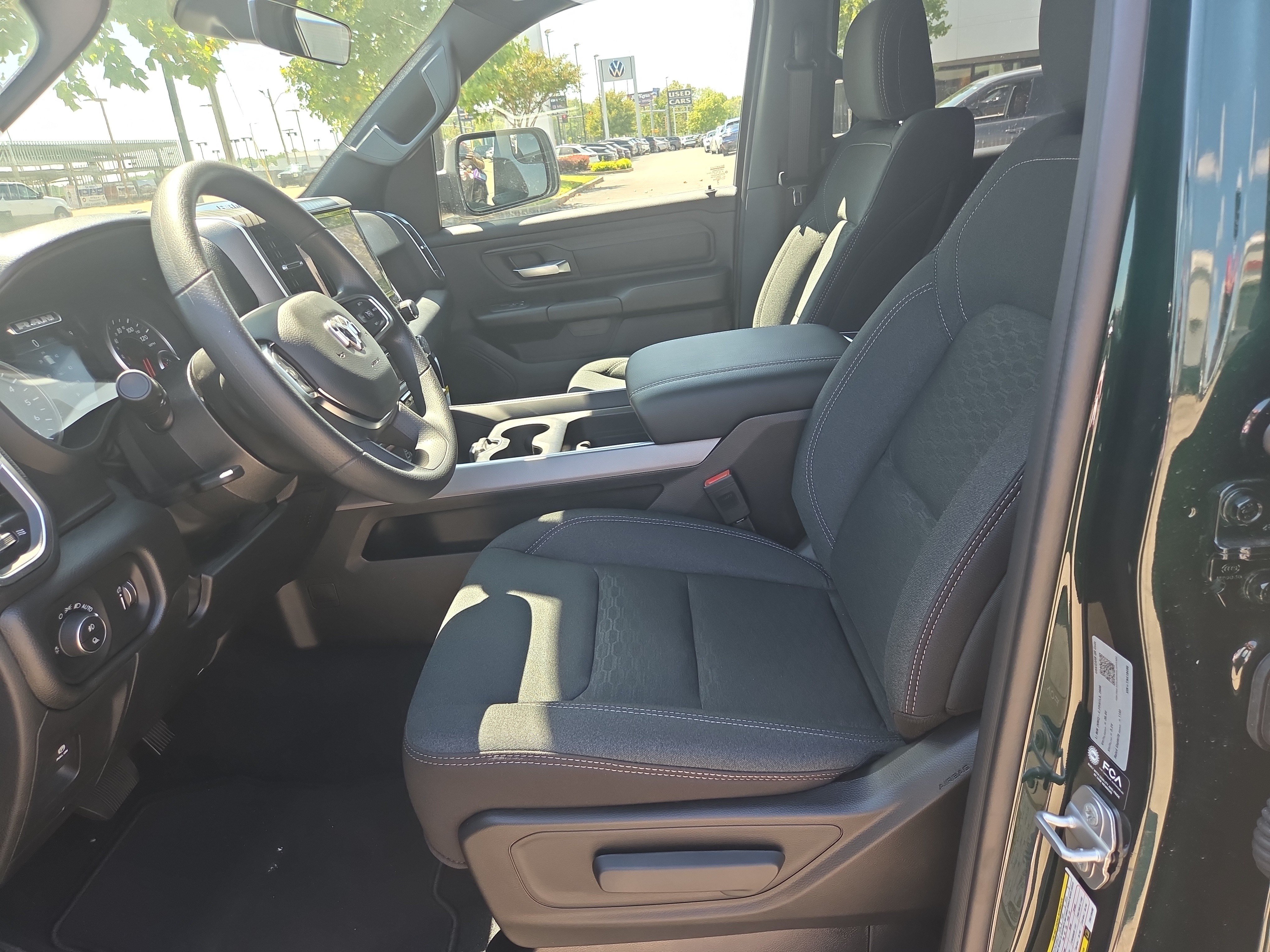 New 2026 RAM 1500 Express AWD/4WD image 4