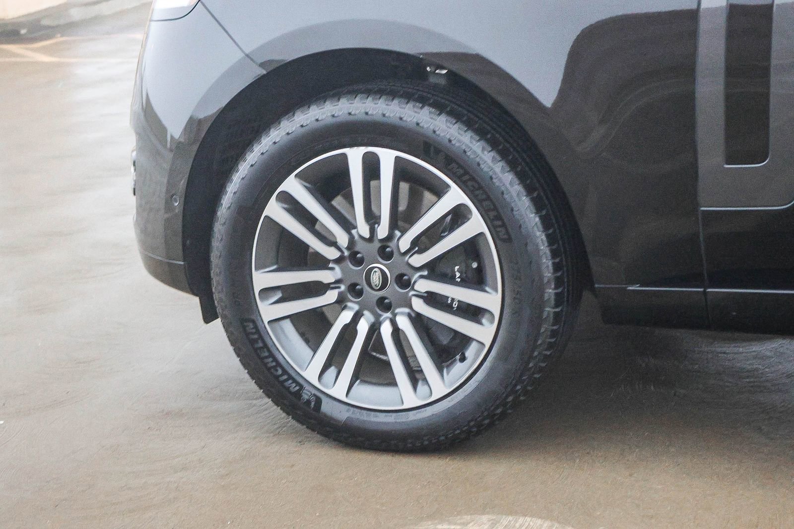 Used 2023 Land Rover Range Rover SE image 9