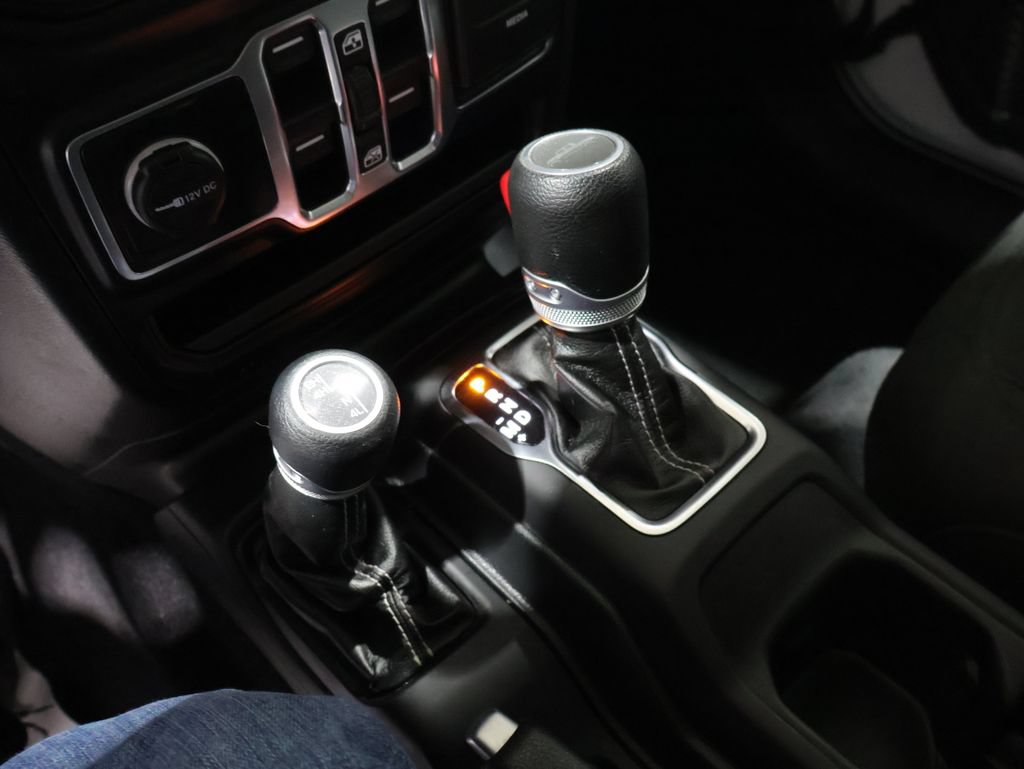 Used 2021 Jeep Gladiator Overland AWD/4WD image 27