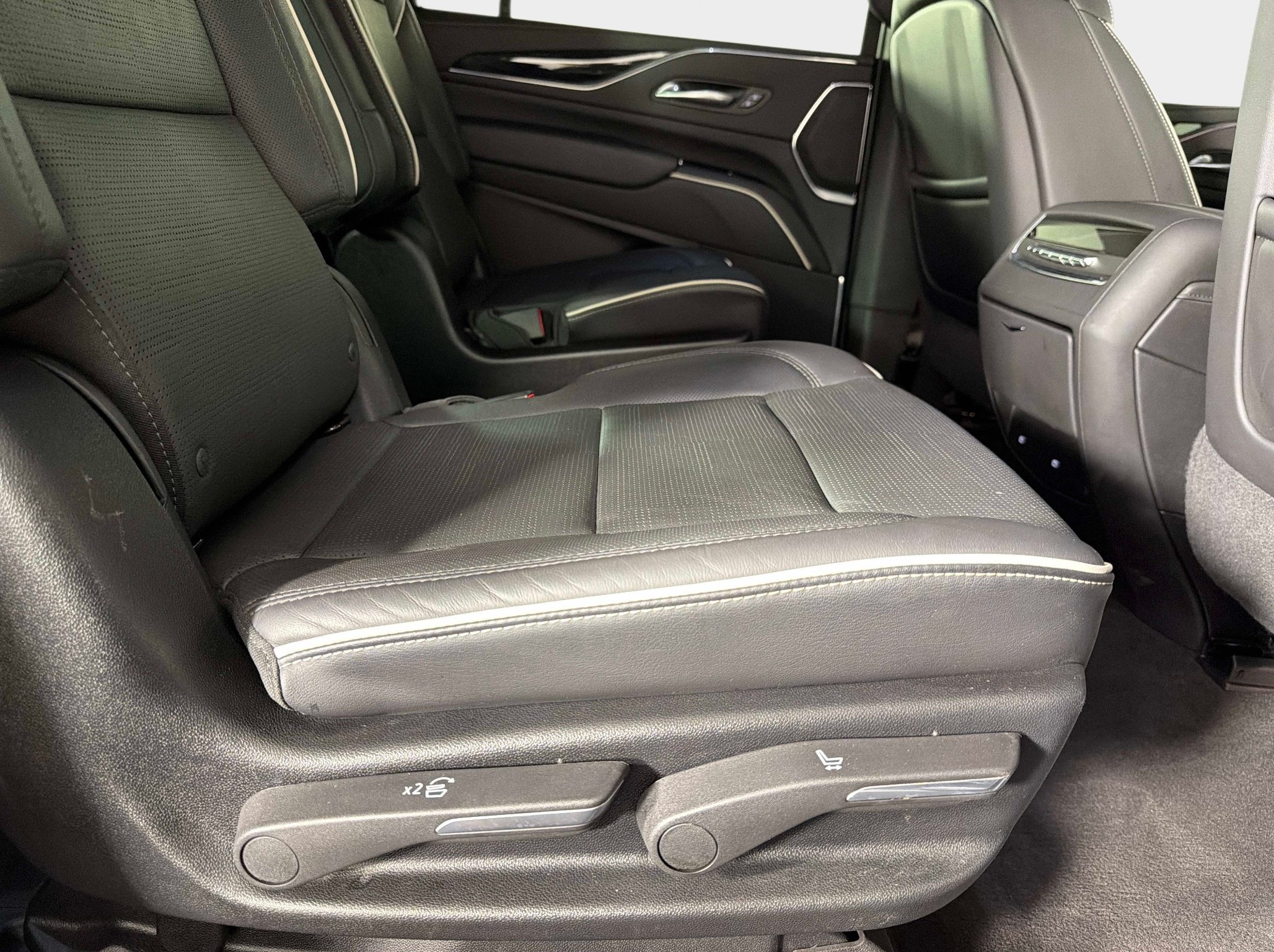 Used 2024 Cadillac Escalade ESV Sport w/ Touring Package AWD/4WD image 74