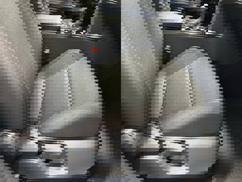 Used 2025 Toyota Camry LE image 58