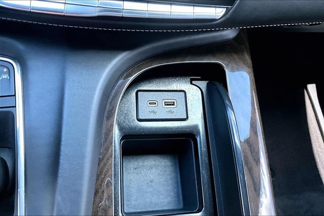 Used 2023 Cadillac Escalade ESV Sport Platinum w/ LPO, ONYX Package AWD/4WD image 32