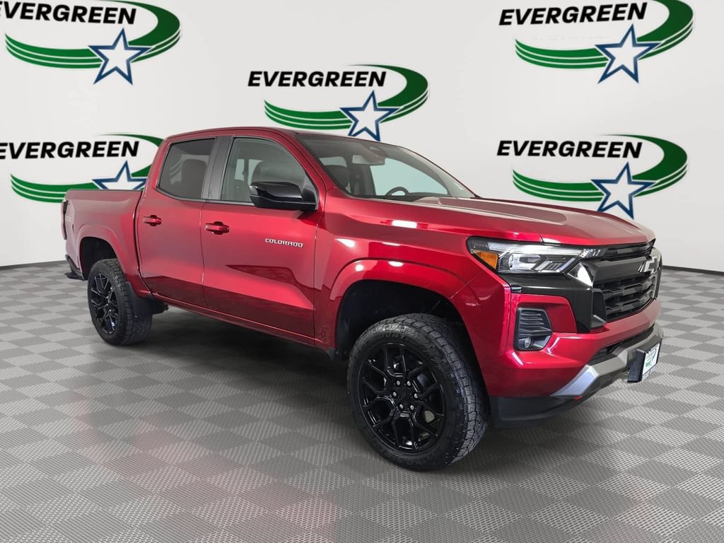 Used 2024 Chevrolet Colorado Z71 w/ Z71 Convenience Package 2 AWD/4WD image 3