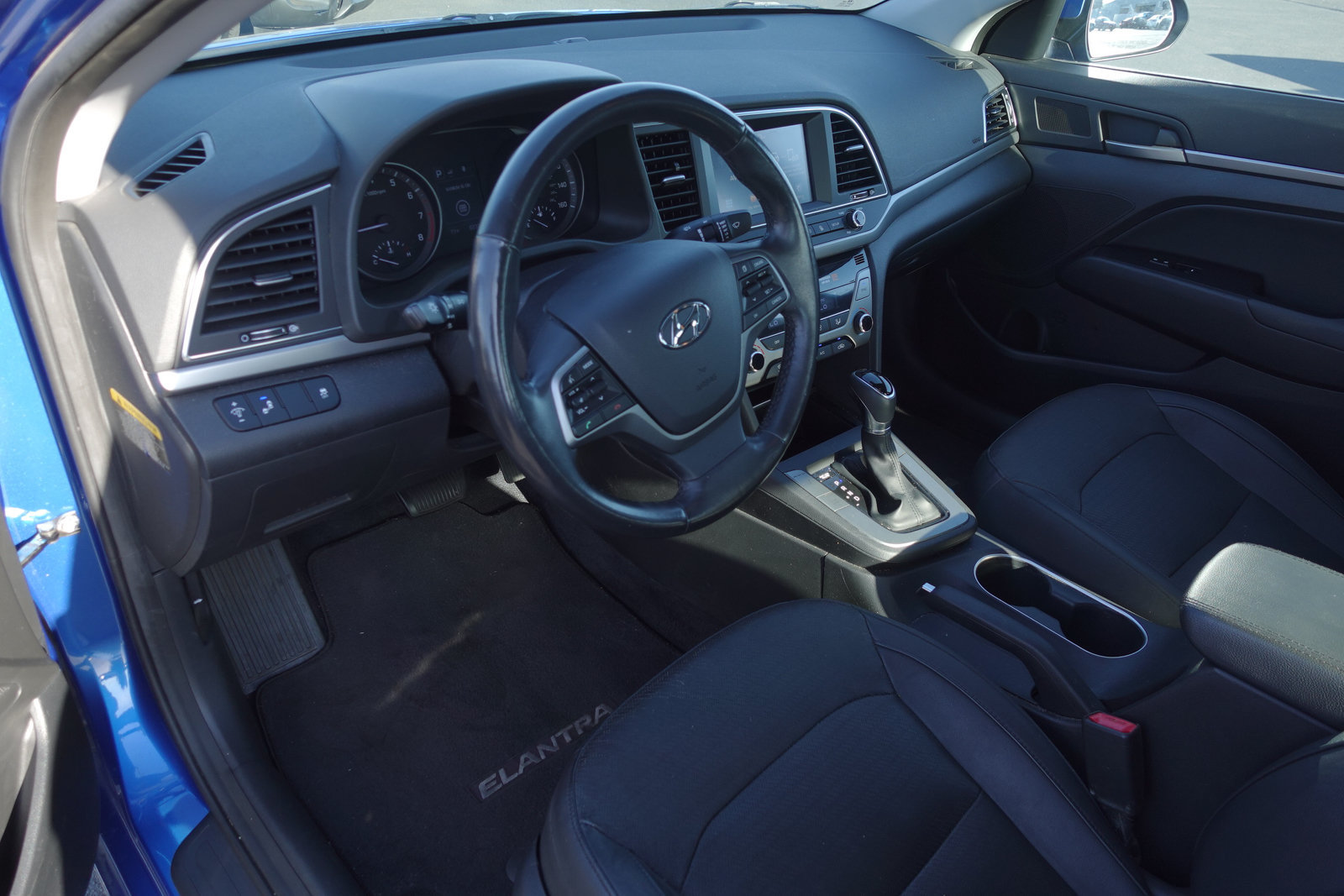 Used 2017 Hyundai Elantra Limited FWD image 9