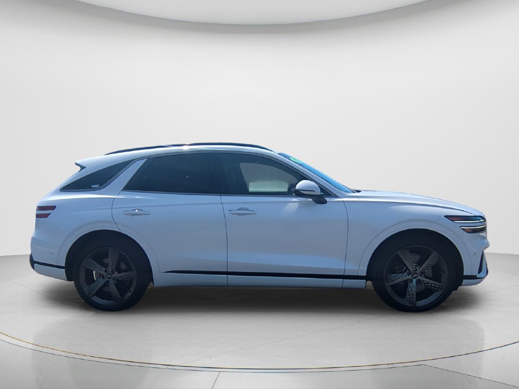 Used 2023 Genesis GV70 2.5T w/ Sport Prestige Package AWD/4WD image 4