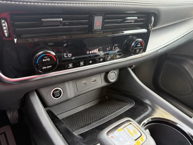 Certified 2022 Nissan Rogue SV FWD image 22