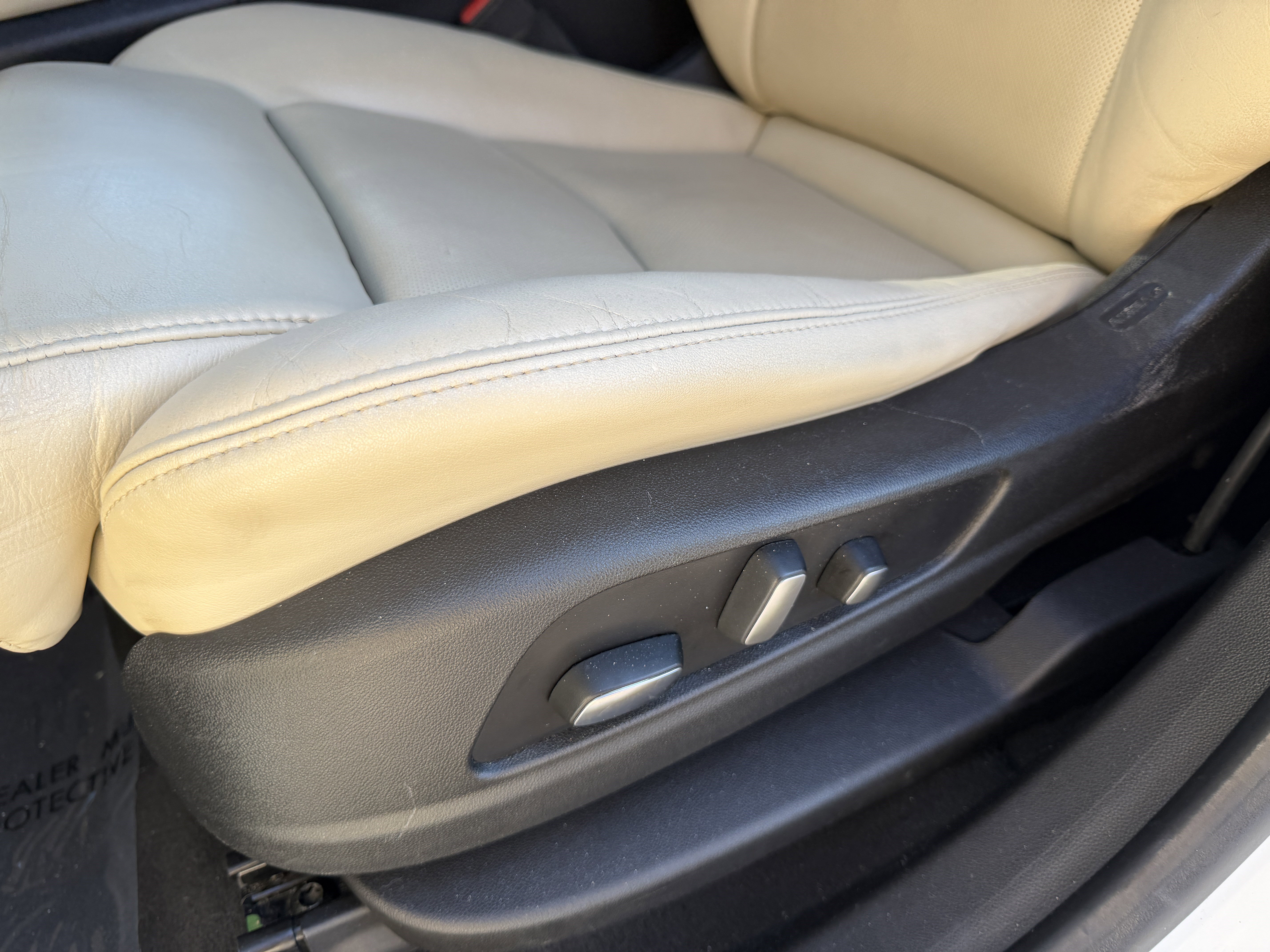 Used 2017 Cadillac XT5 Luxury w/ LPO, Wheel Lock Package image 16