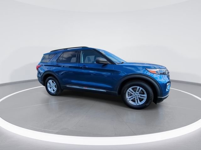 Used 2022 Ford Explorer XLT w/ Equipment Group 202A image 9