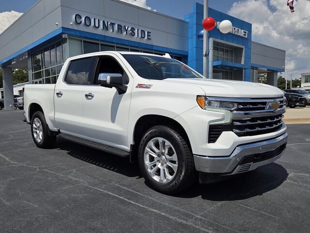 Used 2023 Chevrolet Silverado 1500 LTZ w/ LTZ Convenience Package II AWD/4WD image 2