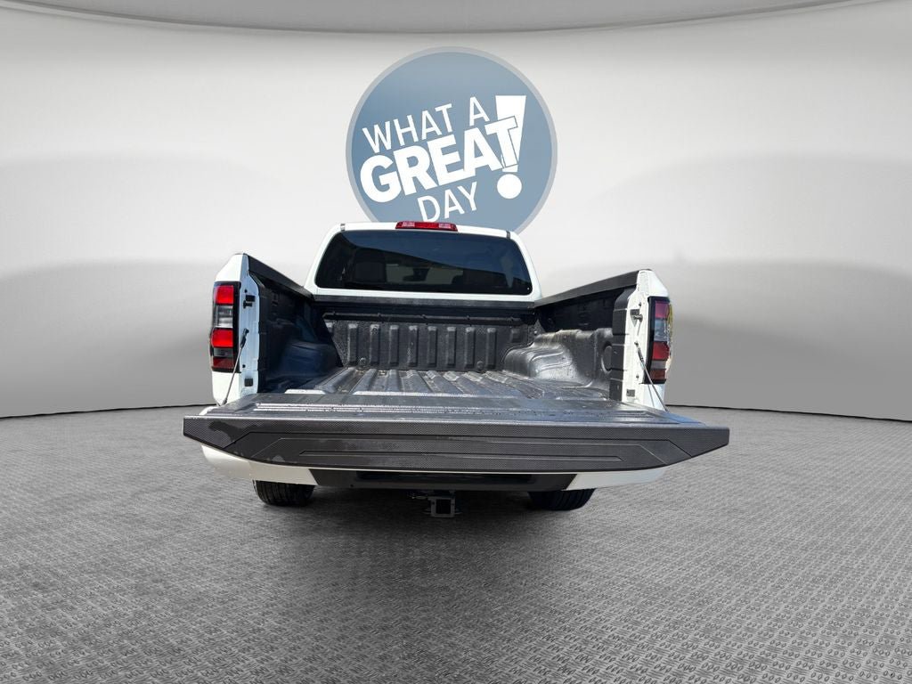 Used 2025 Nissan Frontier SV RWD image 23