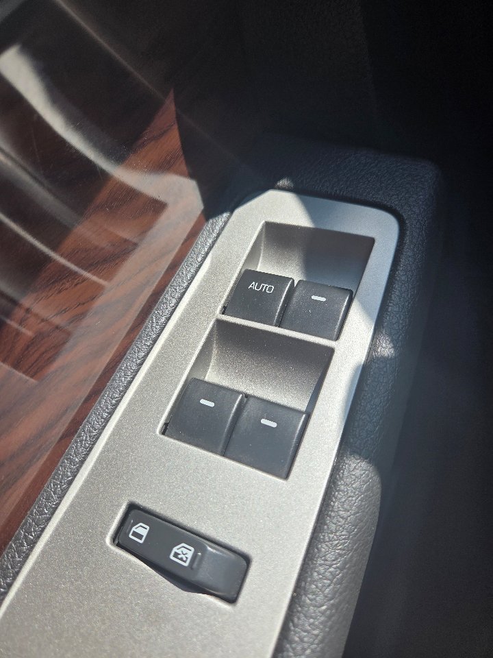 Used 2009 Ford Flex SEL image 21