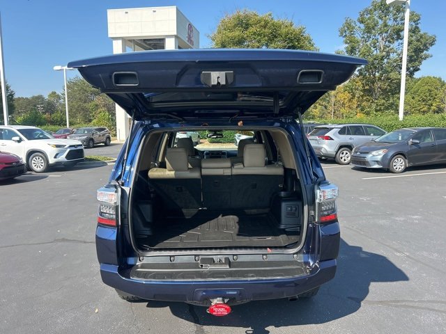 Used 2016 Toyota 4Runner SR5 Premium image 7