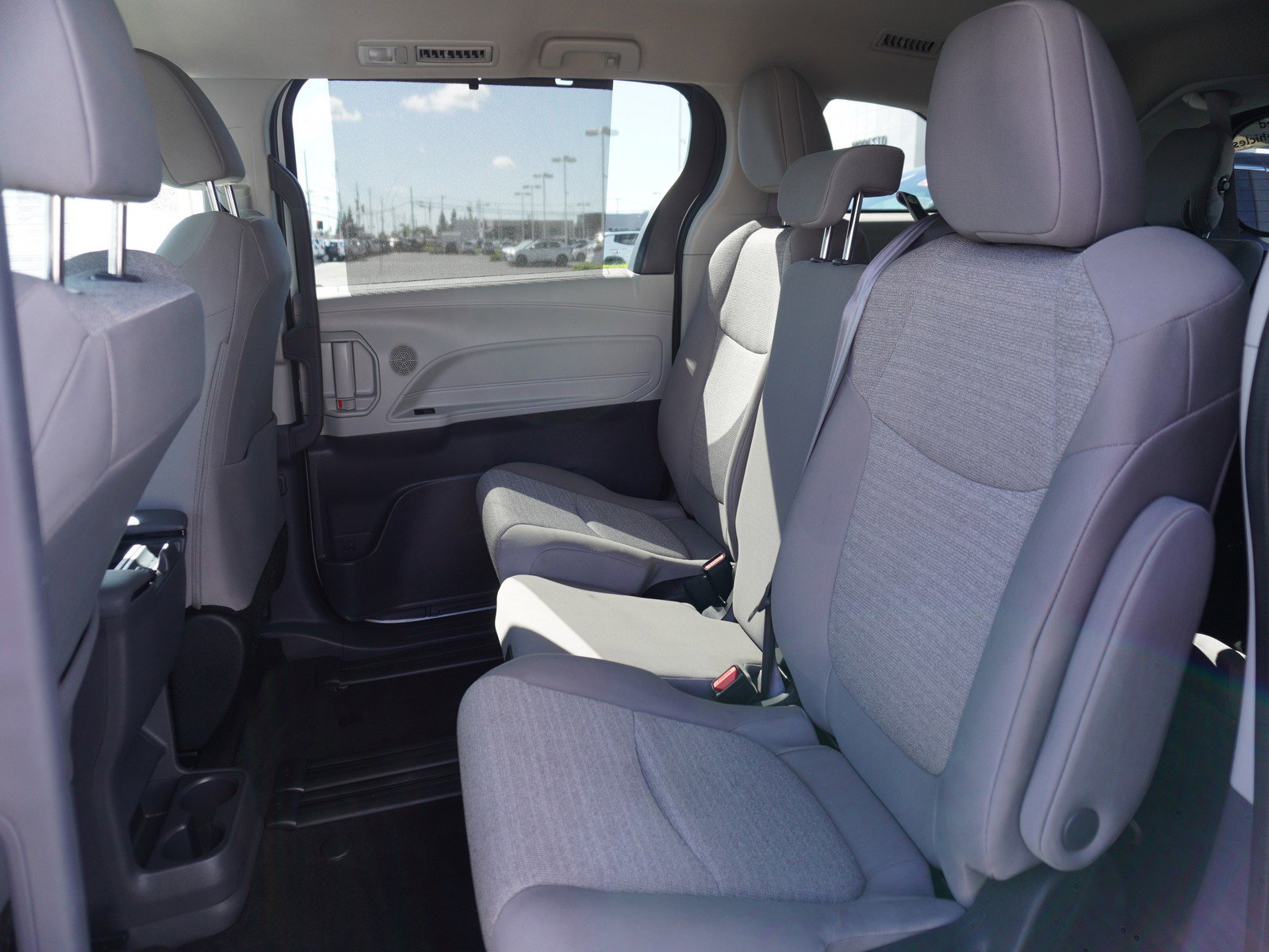 Used 2024 Toyota Sienna LE image 12