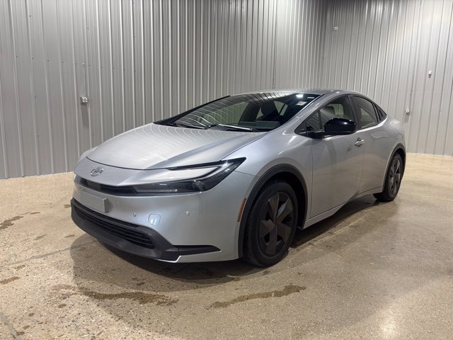 Used 2024 Toyota Prius LE image 1
