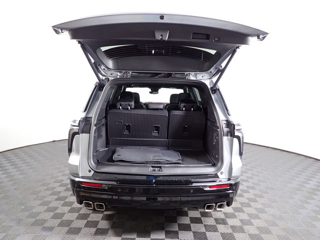 New 2027 Chevrolet Traverse RS w/ LPO, Floor Liner Package AWD/4WD image 16