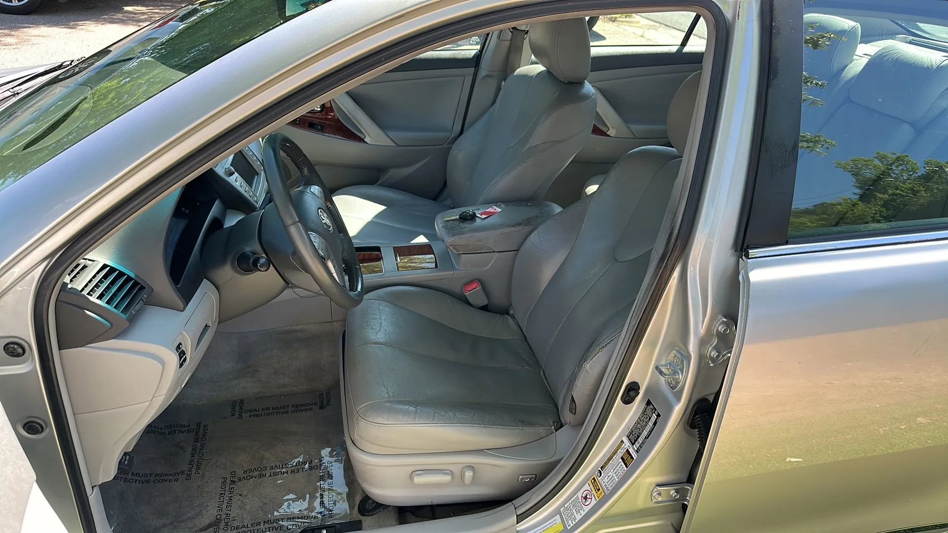 Used 2011 Toyota Camry XLE w/ SE/XLE Extra-Value Pkg FWD image 14