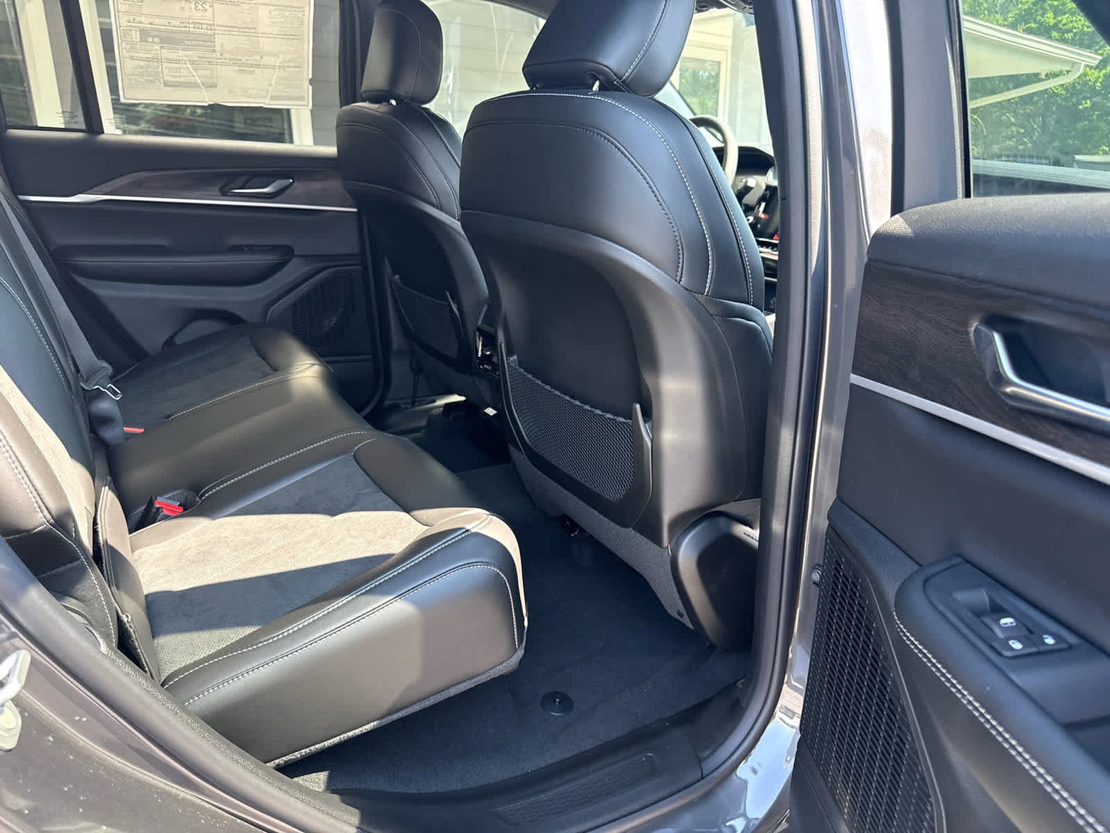 New 2026 Jeep Grand Cherokee Altitude AWD/4WD image 18
